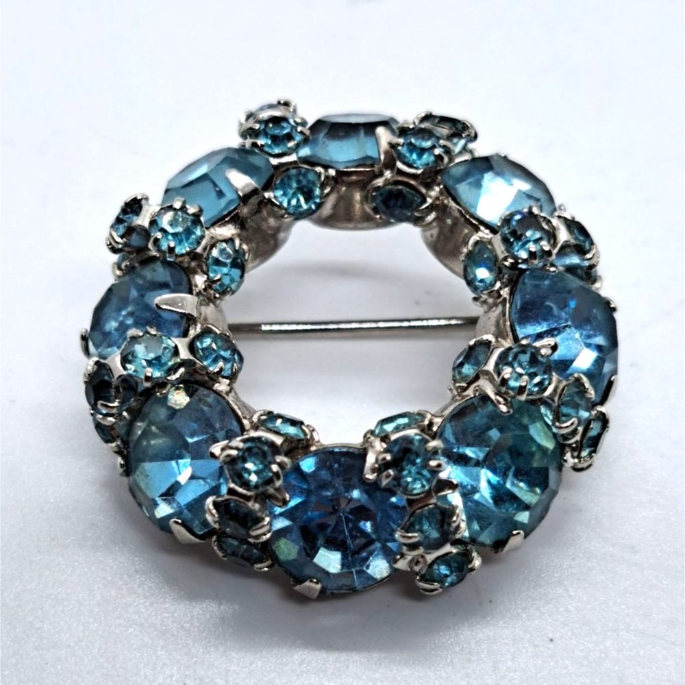 Vintage Warner Baby Blue Stone Pin Brooch 1.25